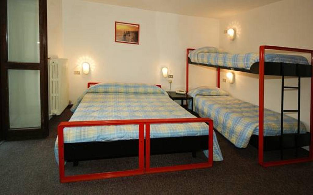Hotel Rododendro Foppolo Rum bild